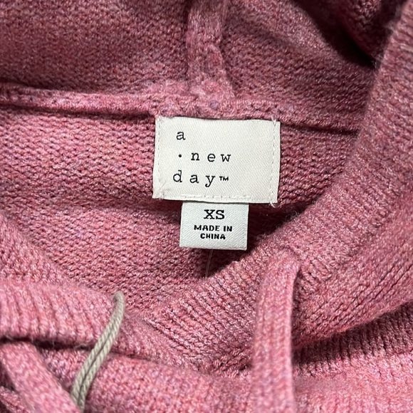 A new day women’s extra small hoodie with pockets - Picture 4 of 5